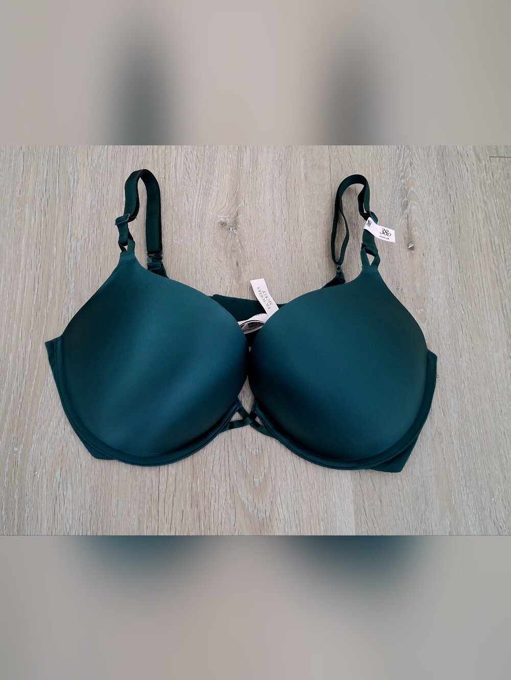 Victoria's Secret Maximum Lift Bombshell Style Bra Size 38D